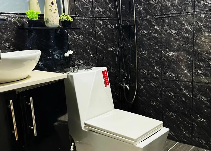 Cozy Luxe Staycation Apartahotel