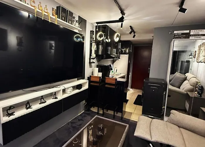 Cozy Luxe Staycation Apartahotel Manila