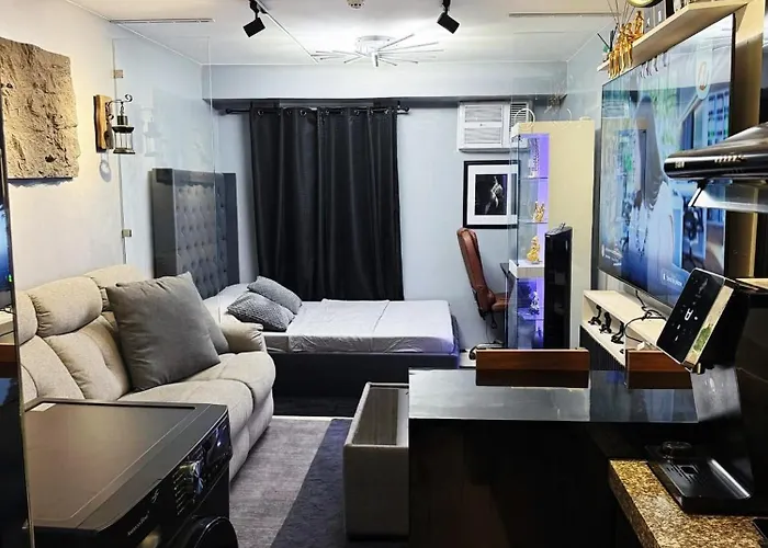 Cozy Luxe Staycation Apartahotel Manila