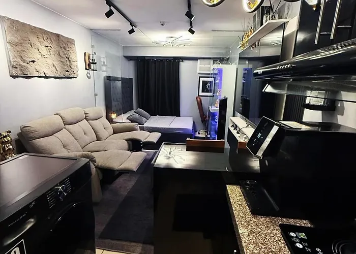 Cozy Luxe Staycation Apartahotel Manila